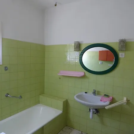 Gyongyi Vendeghaz Penzion *