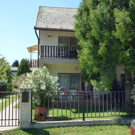 Gyongyi Vendeghaz * Balatonföldvár